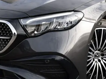 MERCEDES-BENZ E 300 e AMG-Sport Pano Burm Distr SHZ-&hellip;