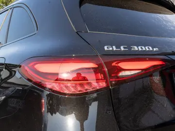 MERCEDES-BENZ GLC 300 e 4M AMG-Sport Pano AHK Night &hellip;