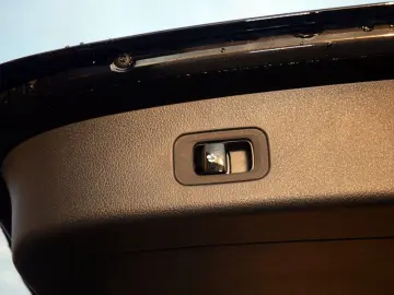 MERCEDES-BENZ GLC 300 e 4M AVANTGARDE MEMO AHK KAMER&hellip;