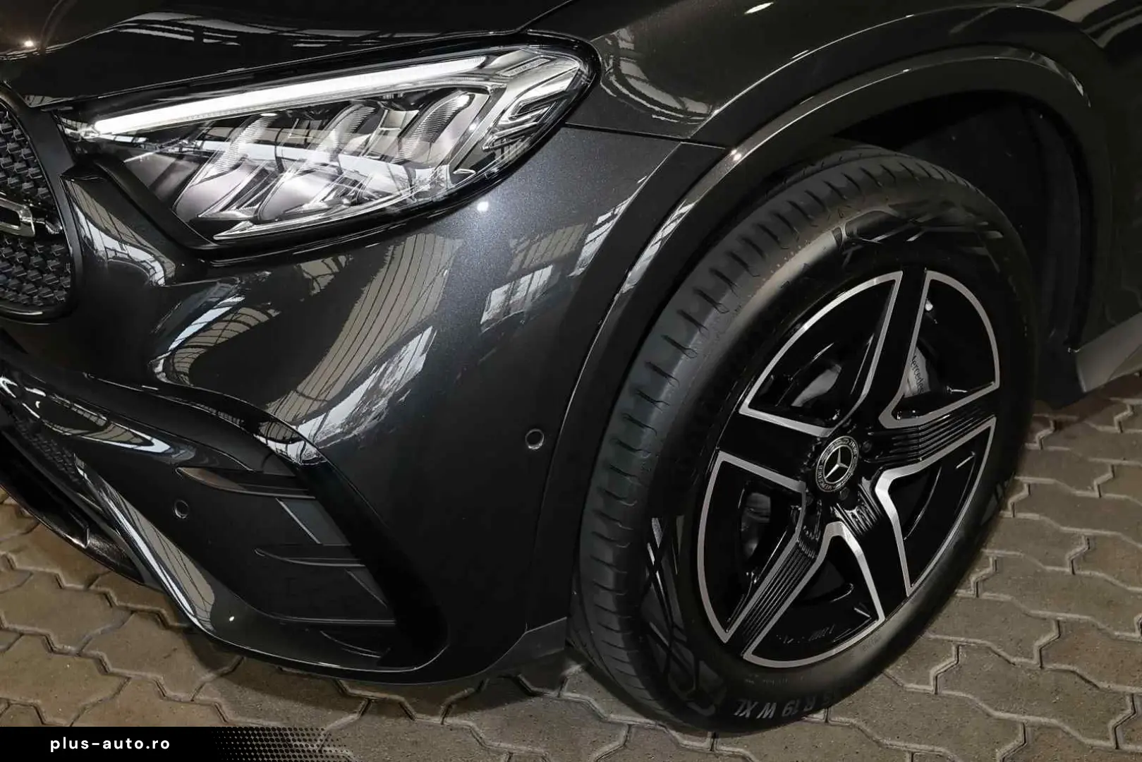 MERCEDES-BENZ GLC 300 e 4M AMG AHK TOTWINKEL DISTRON&hellip;