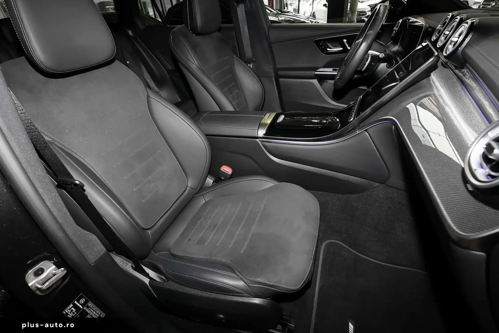 MERCEDES-BENZ GLC 300 e 4M AMG AHK TOTWINKEL DISTRON&hellip;