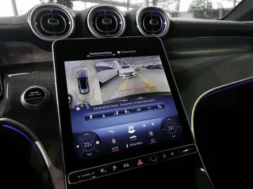 MERCEDES-BENZ GLC 300 e 4M AMG AHK TOTWINKEL DISTRON&hellip;