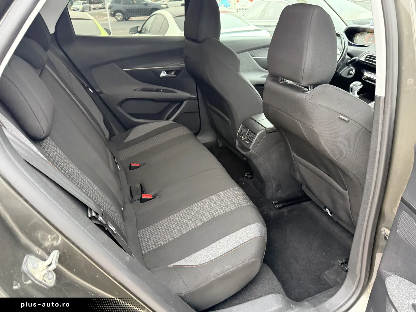 Ocazie 6000e avans 6000e in 3 luni