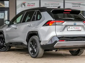 TOYOTA RAV4 2.5 hybrid Style 4×4