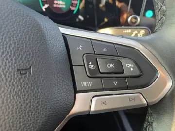 Volkswagen Golf 1.5 TSI 130 CP ACT Life