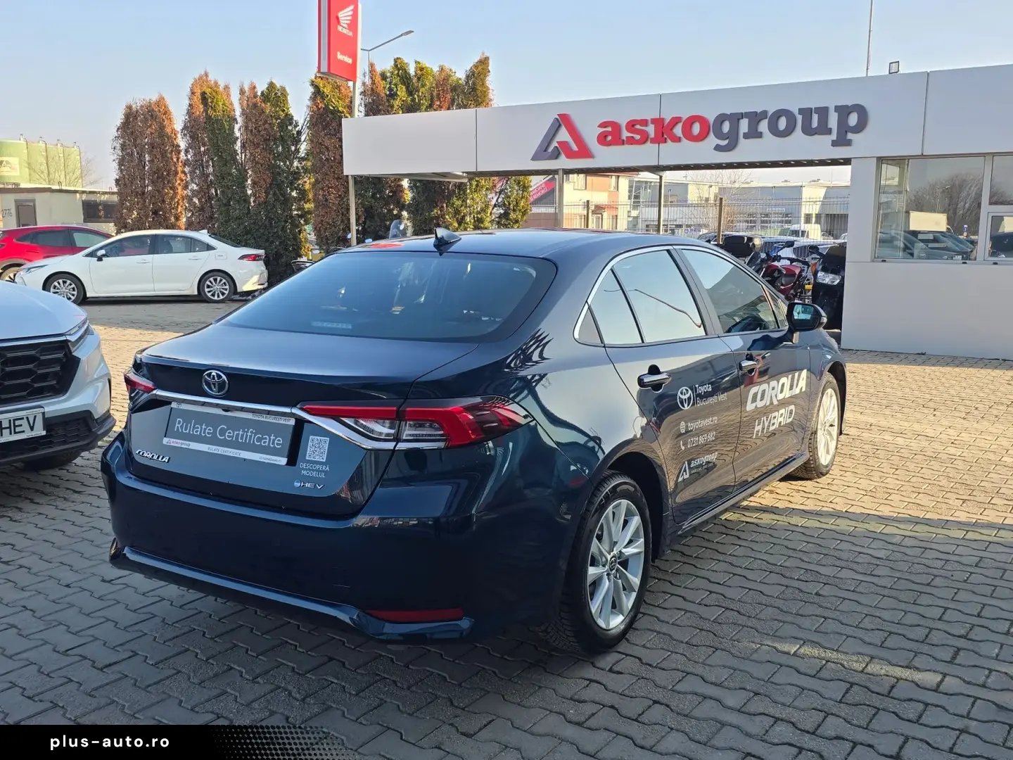 Toyota Corolla Hybrid - Business