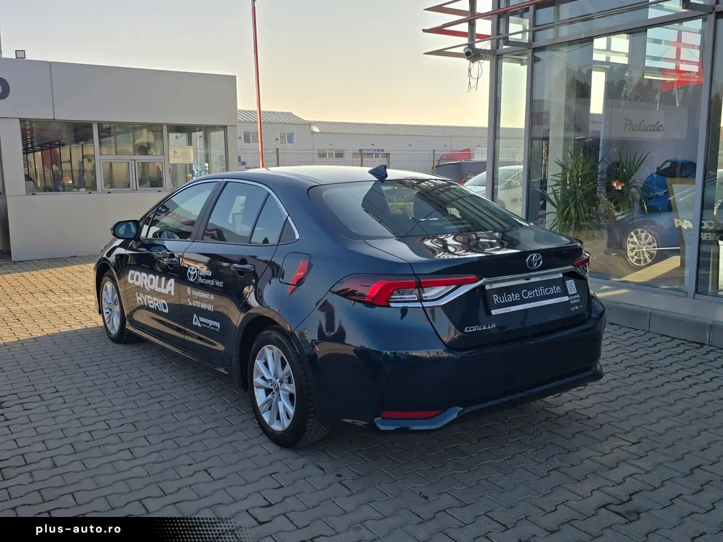 Toyota Corolla Hybrid - Business