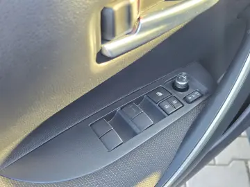 Toyota Corolla Hybrid - Business