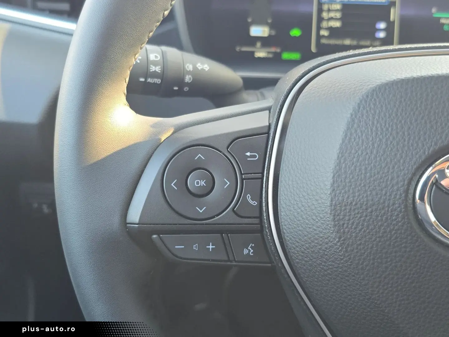 Toyota Corolla Hybrid - Business