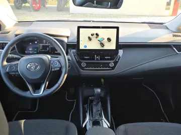 Toyota Corolla Hybrid - Business