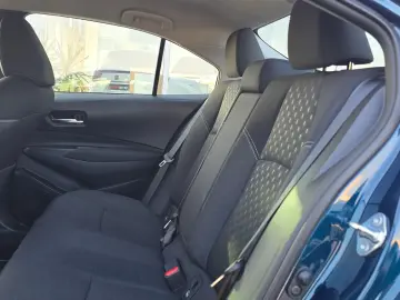 Toyota Corolla Hybrid - Business