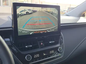 Toyota Corolla Hybrid - Business