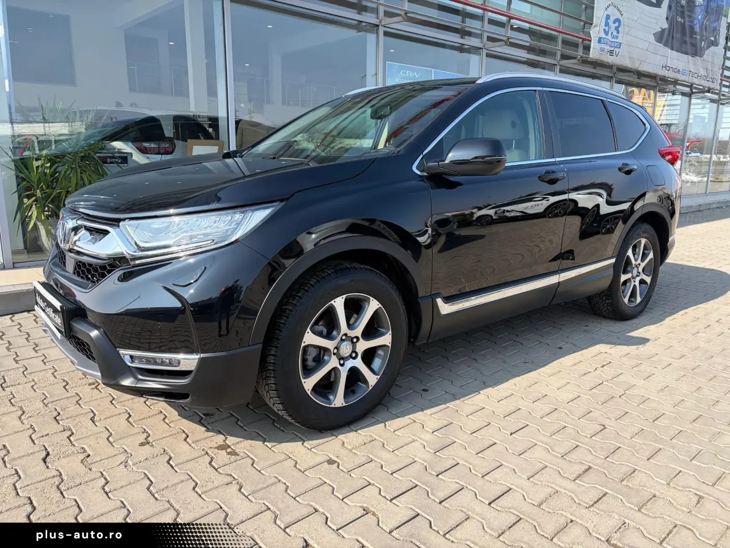 Honda CR-V 2.0 4WD Executive Hybrid   Car No 10