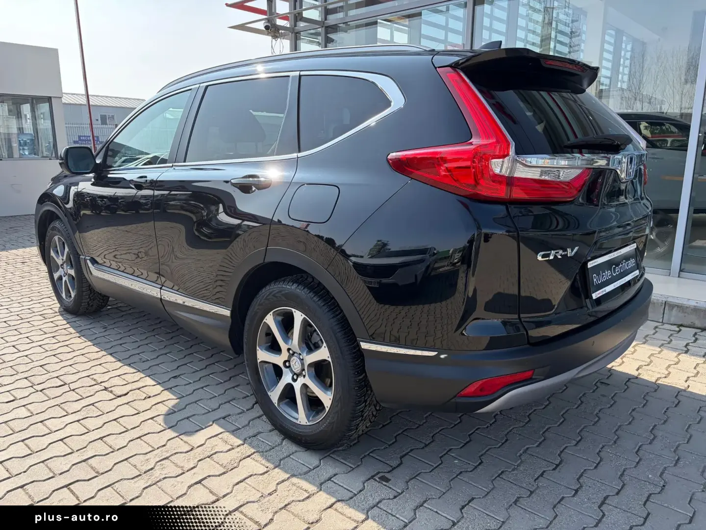 Honda CR-V 2.0 4WD Executive Hybrid   Car No 10