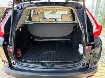 Honda CR-V 2.0 4WD Executive Hybrid   Car No 10