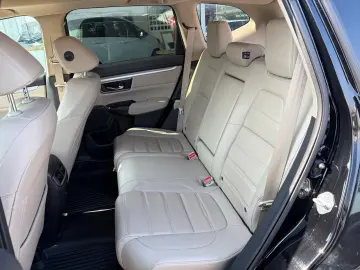 Honda CR-V 2.0 4WD Executive Hybrid   Car No 10