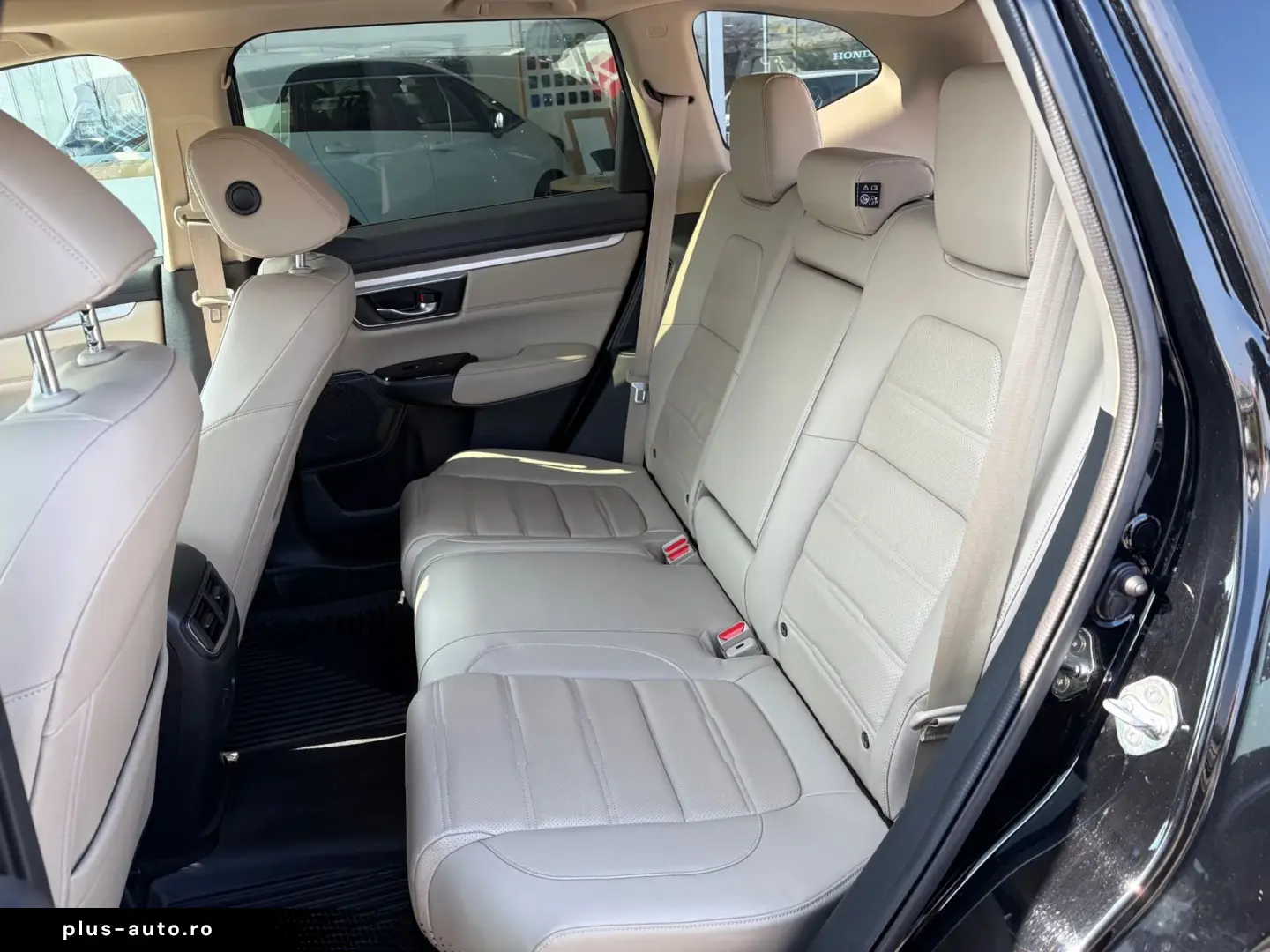 Honda CR-V 2.0 4WD Executive Hybrid   Car No 10