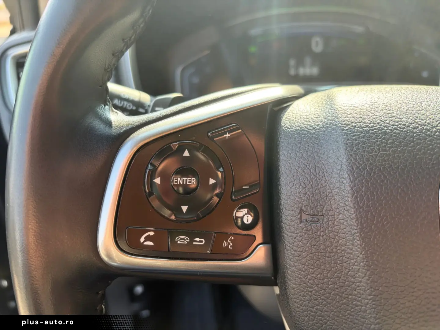 Honda CR-V 2.0 4WD Executive Hybrid   Car No 10