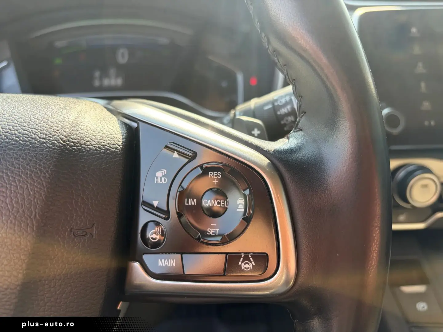 Honda CR-V 2.0 4WD Executive Hybrid   Car No 10