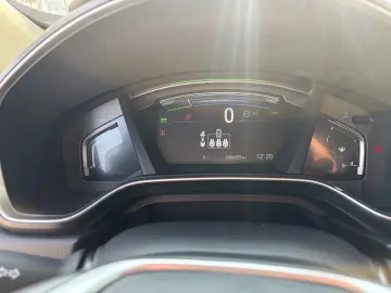 Honda CR-V 2.0 4WD Executive Hybrid   Car No 10