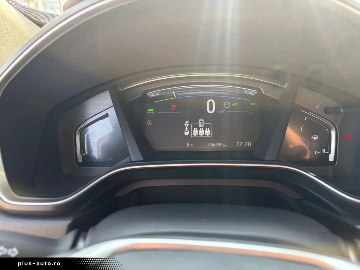 Honda CR-V 2.0 4WD Executive Hybrid   Car No 10