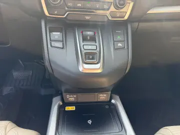 Honda CR-V 2.0 4WD Executive Hybrid   Car No 10