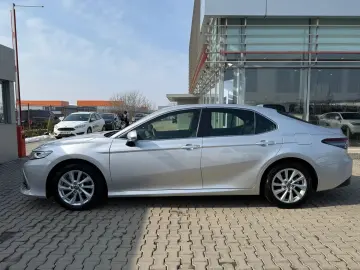 Toyota Camry Business 2.5 HYBRID