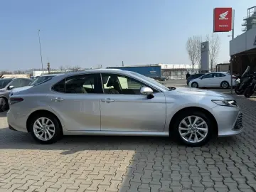 Toyota Camry Business 2.5 HYBRID
