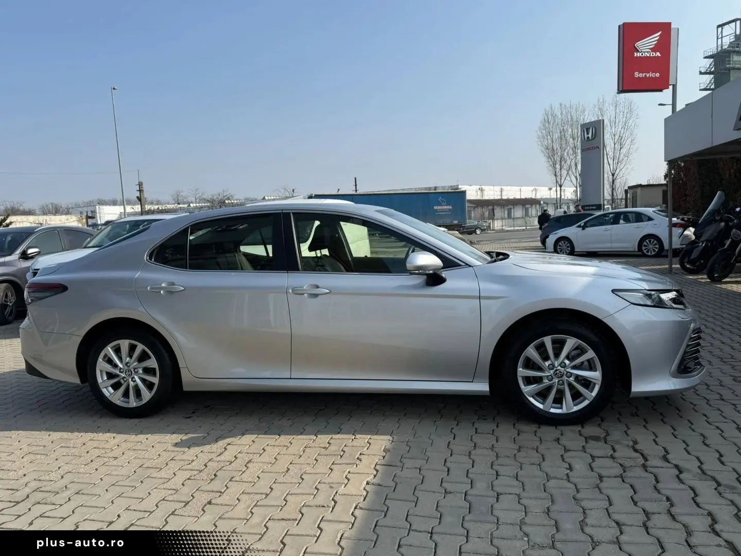 Toyota Camry Business 2.5 HYBRID
