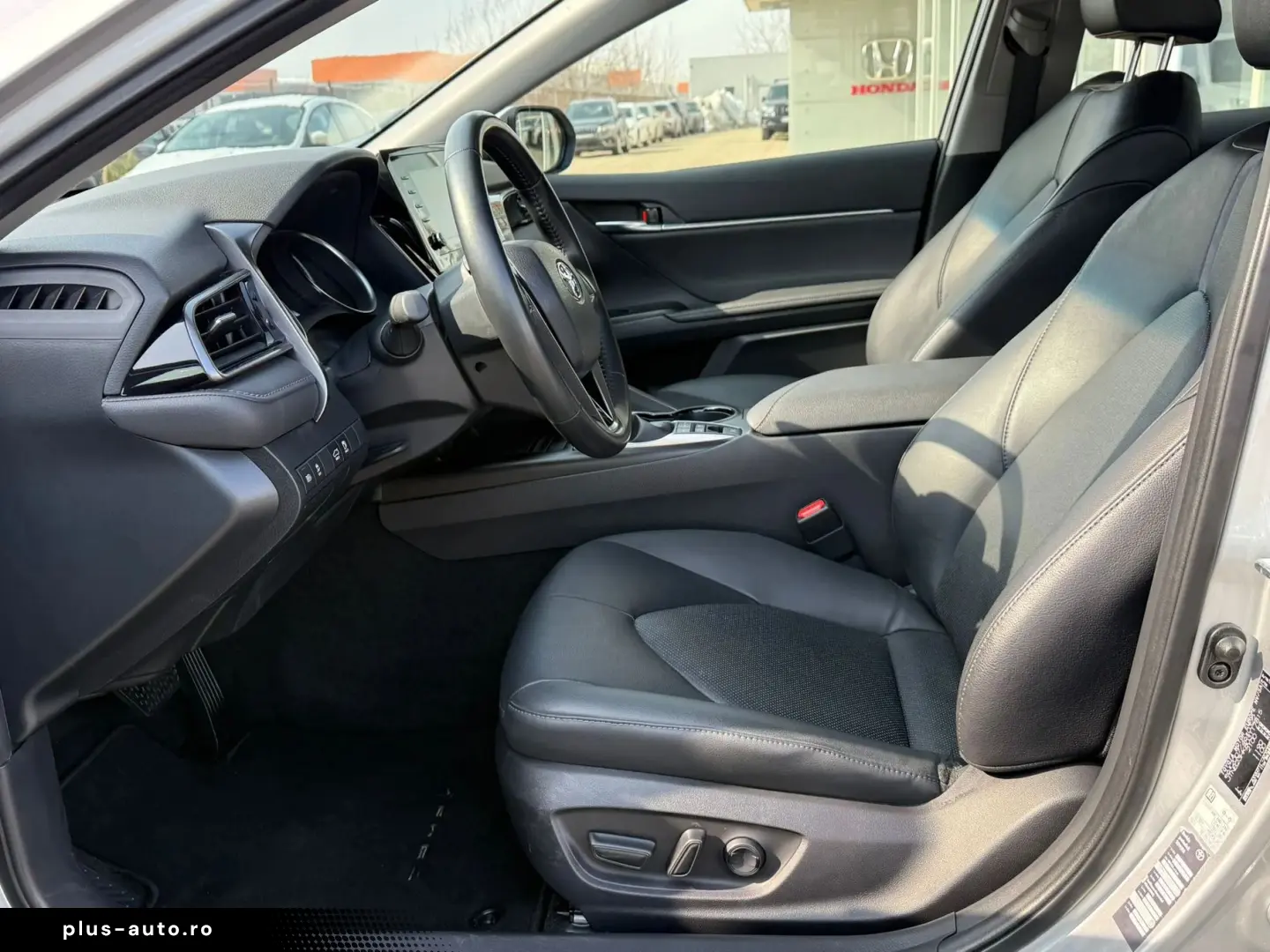 Toyota Camry Business 2.5 HYBRID