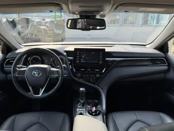 Toyota Camry Business 2.5 HYBRID
