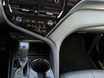 Toyota Camry Business 2.5 HYBRID