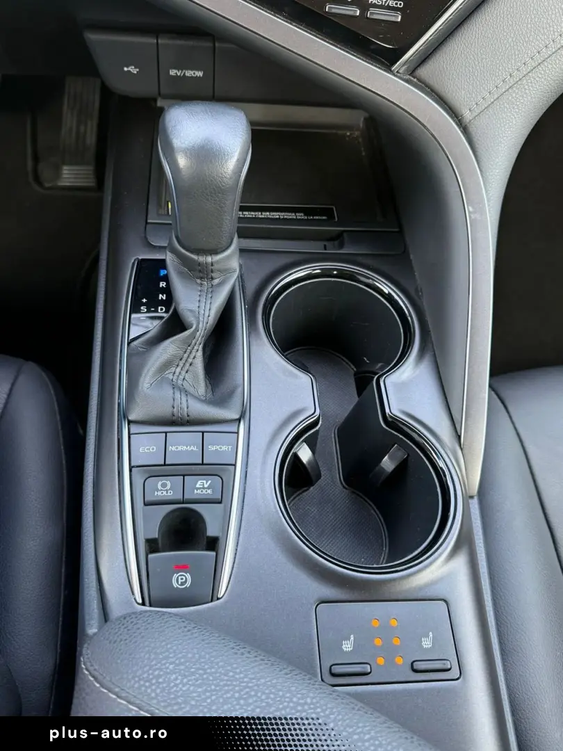 Toyota Camry Business 2.5 HYBRID