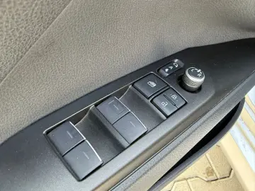 Toyota Camry Business 2.5 HYBRID