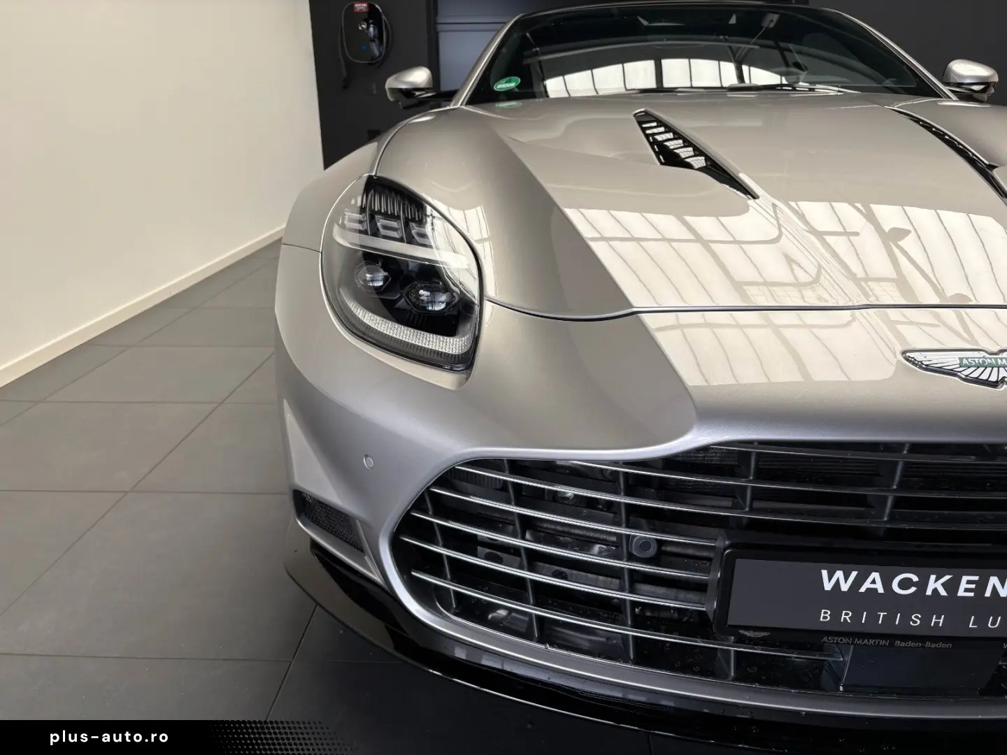 ASTON MARTIN Vanquish