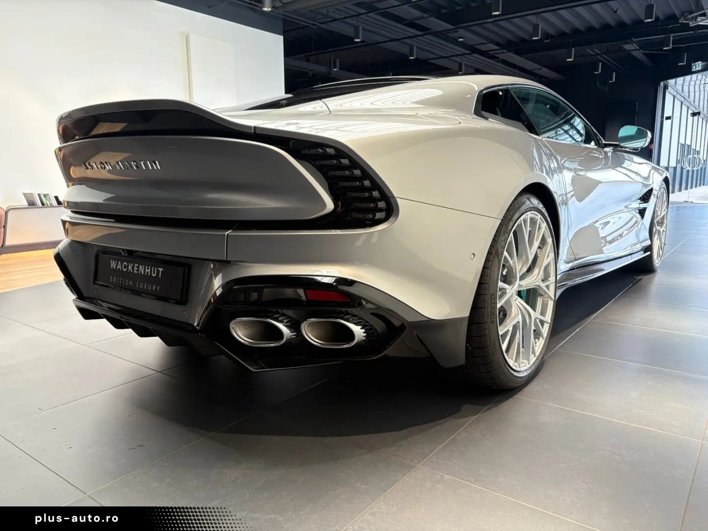 ASTON MARTIN Vanquish