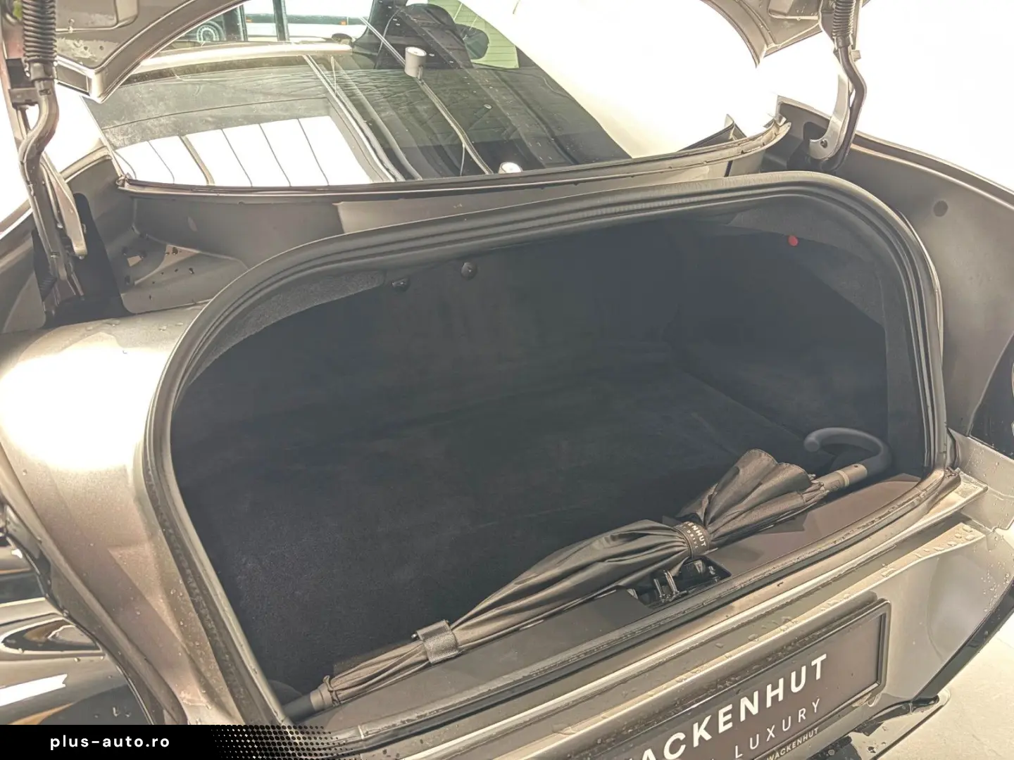 ASTON MARTIN Vanquish