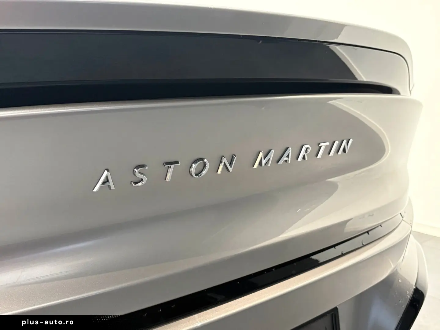 ASTON MARTIN Vanquish