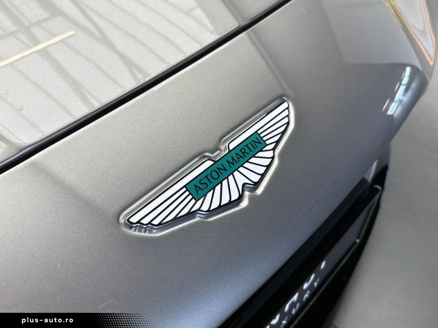 ASTON MARTIN Vanquish