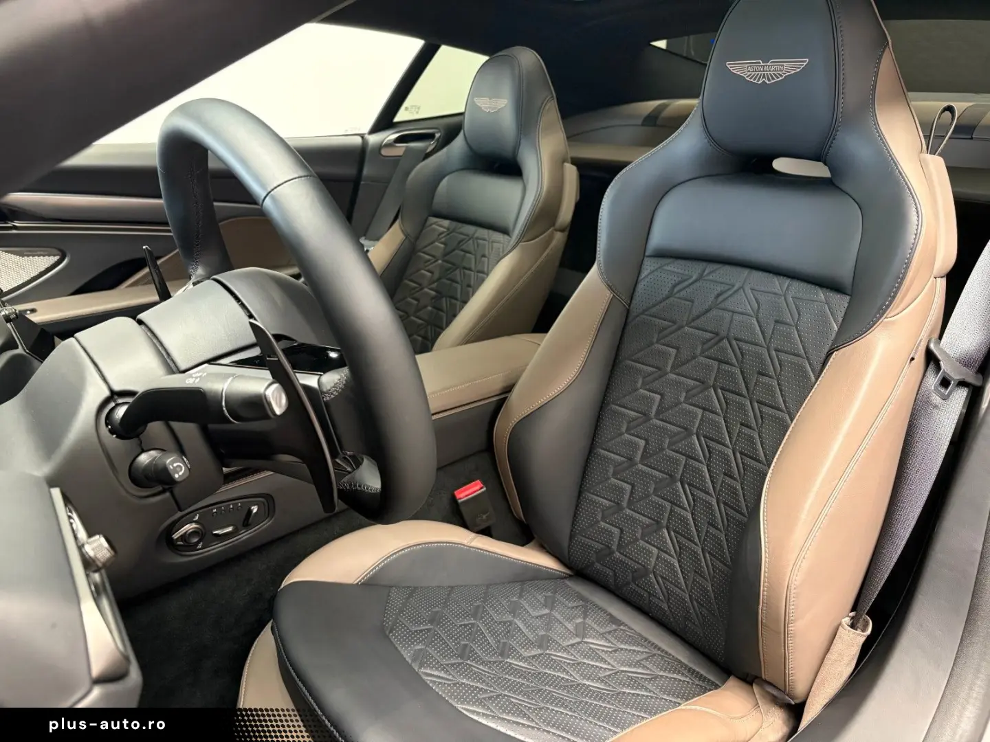 ASTON MARTIN Vanquish