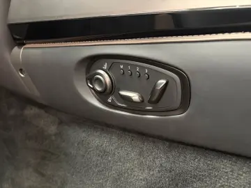 ASTON MARTIN Vanquish