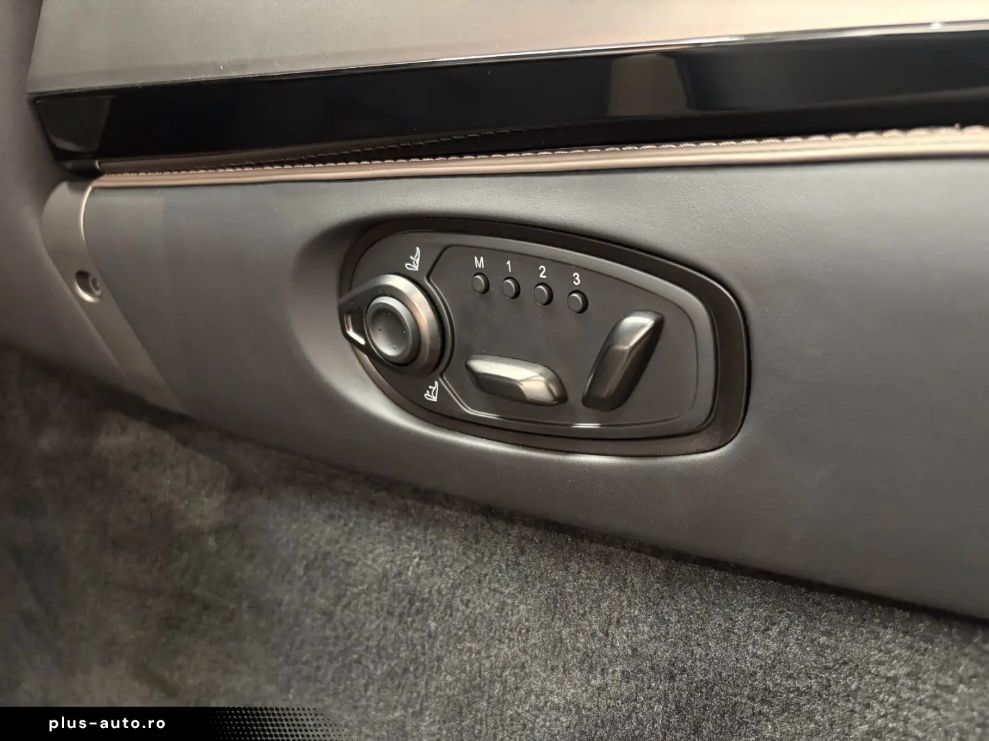 ASTON MARTIN Vanquish