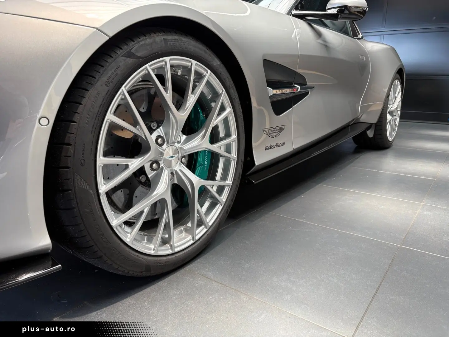 ASTON MARTIN Vanquish