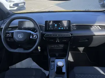 MG3 HEV 5 usi Explore 1.5L PFI HEV 194 CP AT