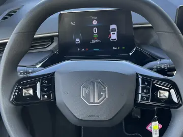 MG3 HEV 5 usi Explore 1.5L PFI HEV 194 CP AT