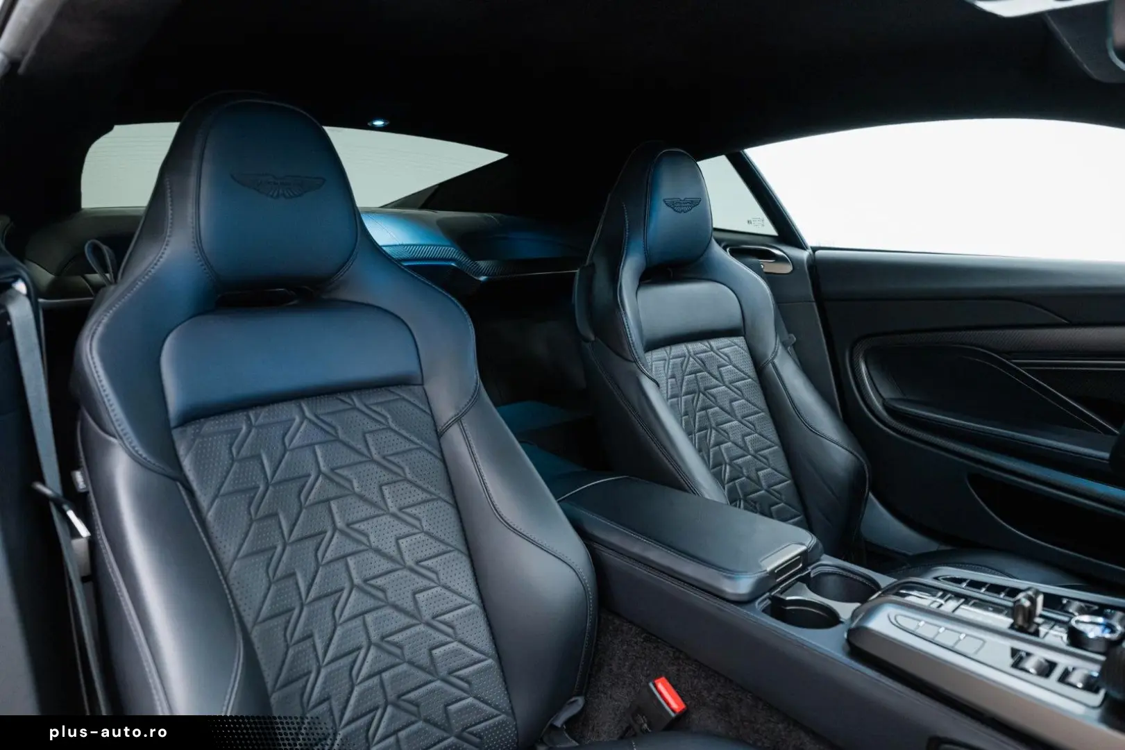 ASTON MARTIN Vanquish Coupe   25MY