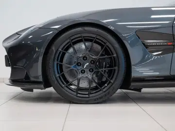 ASTON MARTIN Vanquish Coupe   25MY