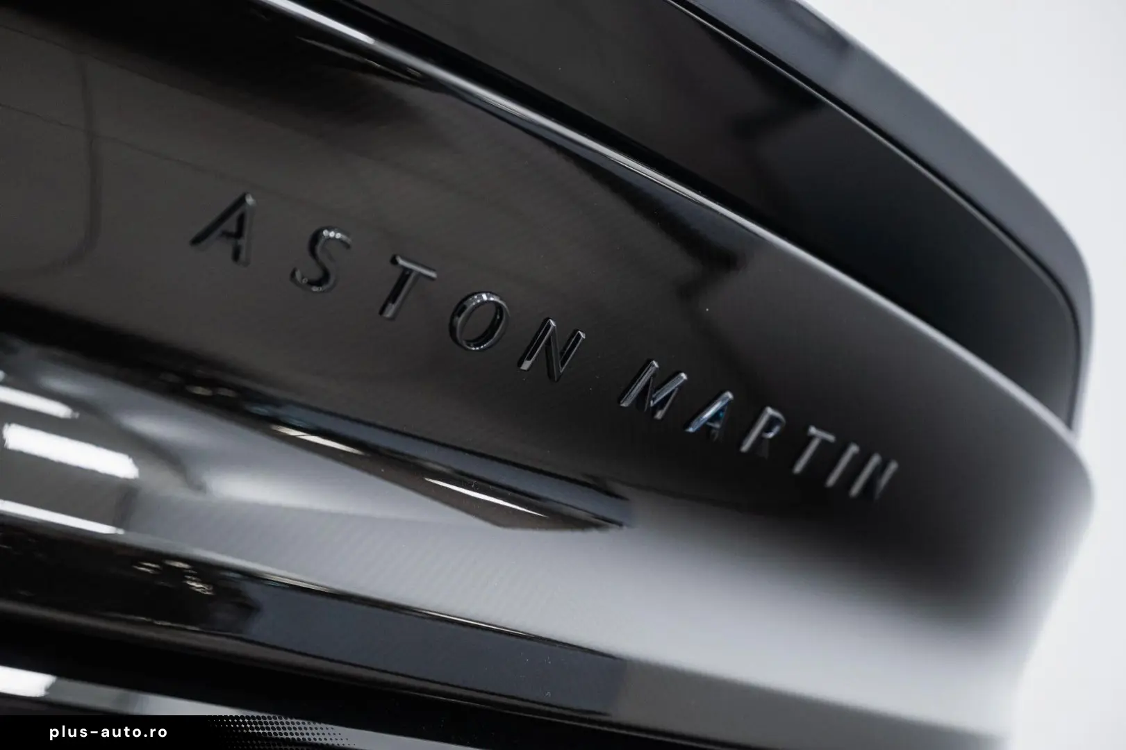 ASTON MARTIN Vanquish Coupe   25MY