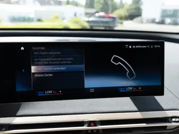 BMW iX xDrive 40 HUD LED NAVI KAMERA LEDER SHZ PDC