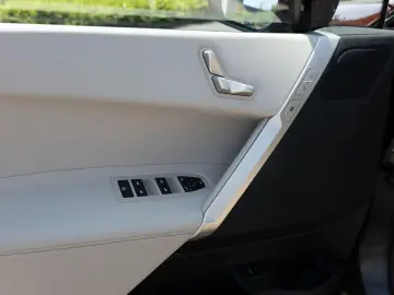 BMW iX xDrive 40 HUD LED NAVI KAMERA LEDER SHZ PDC